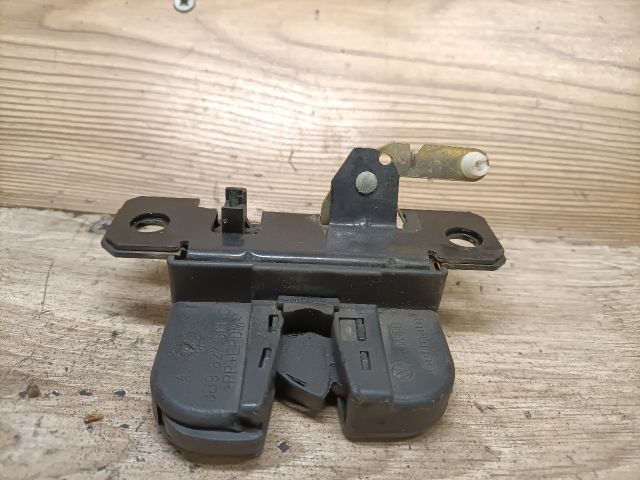 bontott SEAT LEON Csomagtérajtó Zárszerkezet