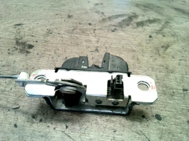 bontott SEAT LEON Csomagtérajtó Zárszerkezet