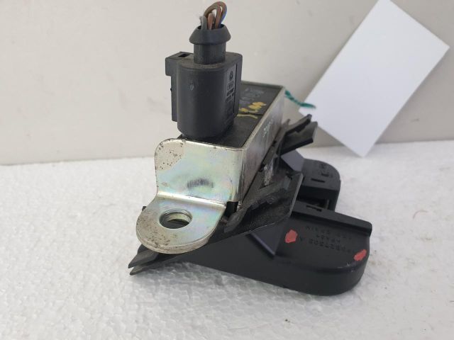 bontott SEAT LEON Csomagtérajtó Zárszerkezet