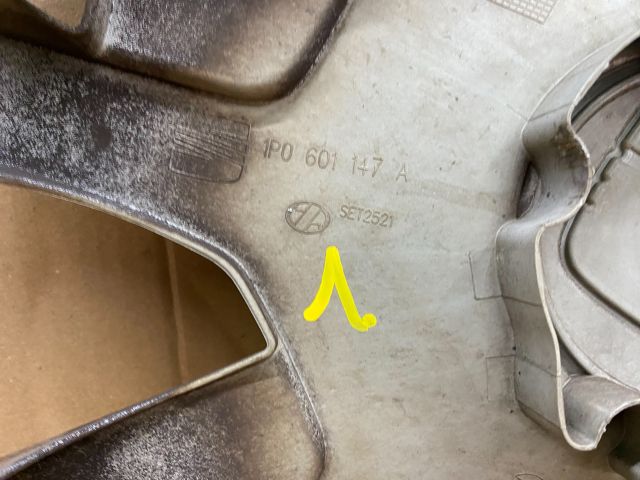 bontott SEAT LEON Dísztárcsa (1 db)