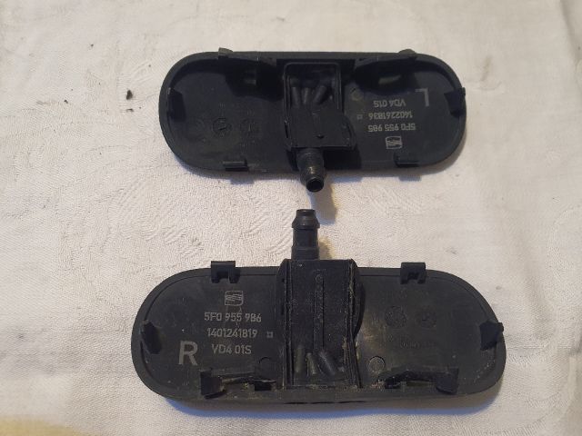 bontott SEAT LEON Első Ablakmosó Fúvóka