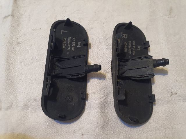 bontott SEAT LEON Első Ablakmosó Fúvóka