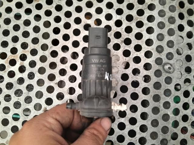 bontott SEAT LEON Első Ablakmosó Szivattyú