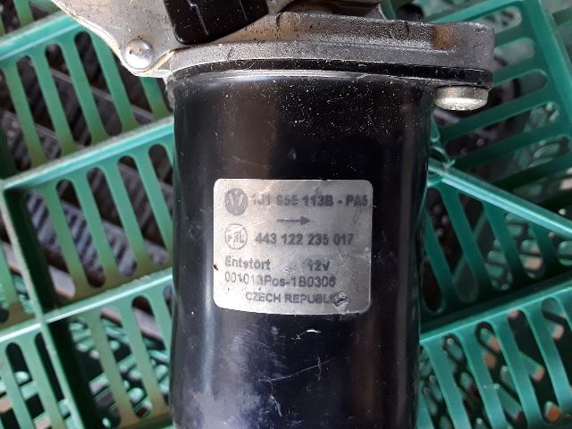 bontott SEAT LEON Első Ablaktörlő Motor