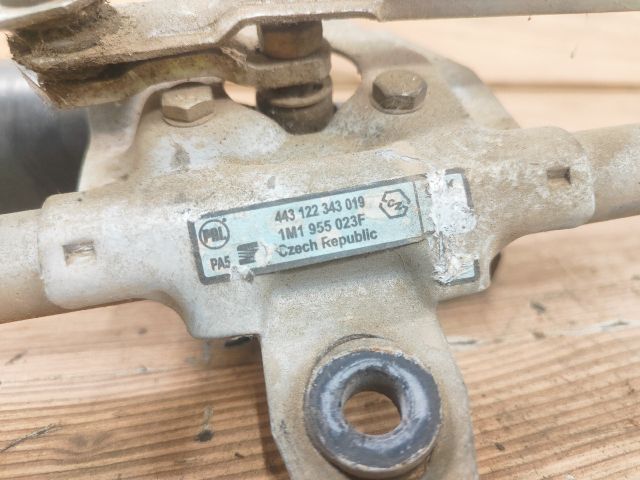 bontott SEAT LEON Első Ablaktörlő Szerkezet Motorral