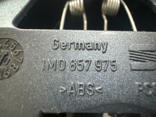 bontott SEAT LEON Első Hamutartó