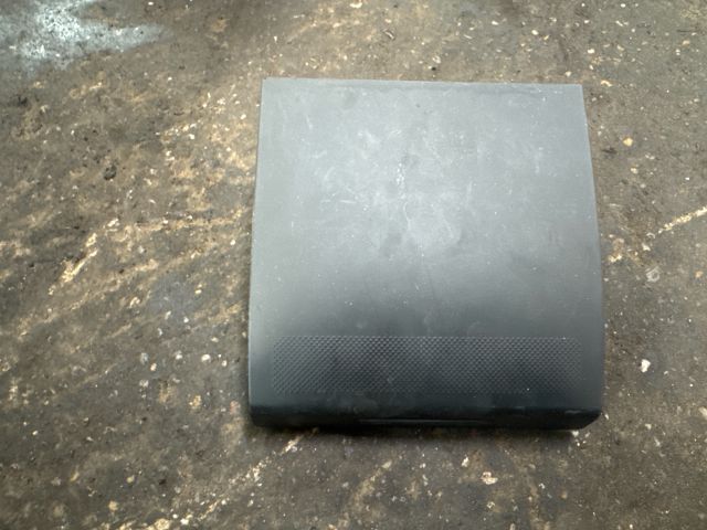 bontott SEAT LEON Első Hamutartó