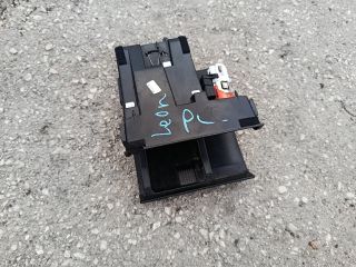 bontott SEAT LEON Első Hamutartó