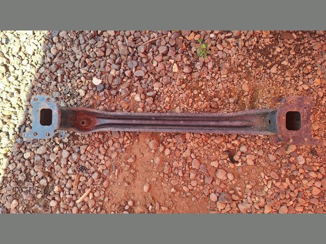 bontott SEAT LEON Első Lökhárító Merevítő (Fém)