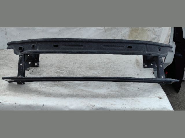 bontott SEAT LEON Első Lökhárító Merevítő (Fém)