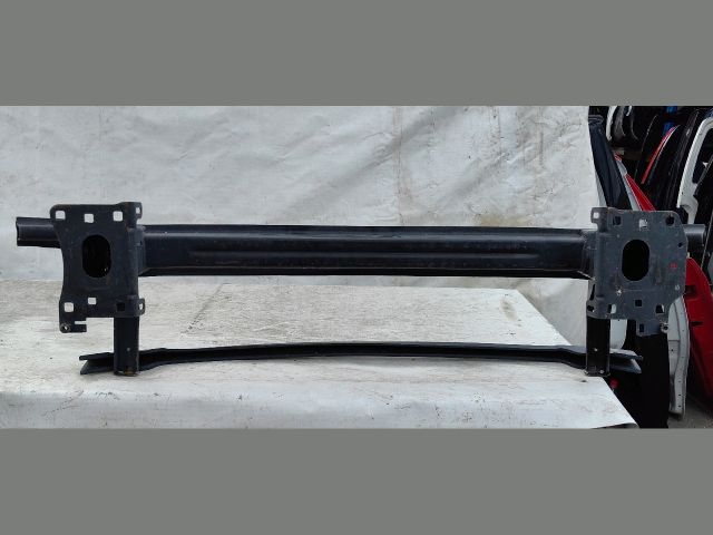 bontott SEAT LEON Első Lökhárító Merevítő (Fém)