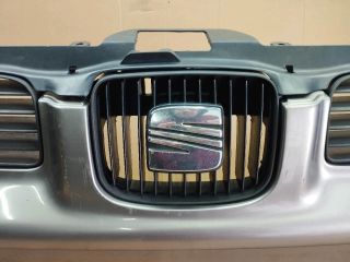 bontott SEAT LEON Első Lökhárító (Részeivel)