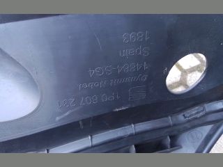 bontott SEAT LEON Első Lökhárító (Részeivel)