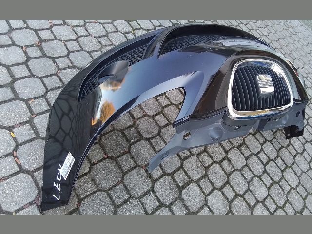 bontott SEAT LEON Első Lökhárító (Részeivel)
