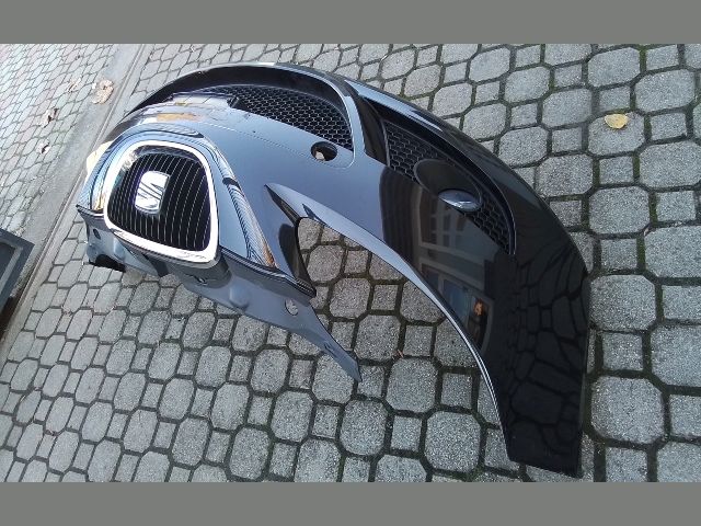 bontott SEAT LEON Első Lökhárító (Részeivel)