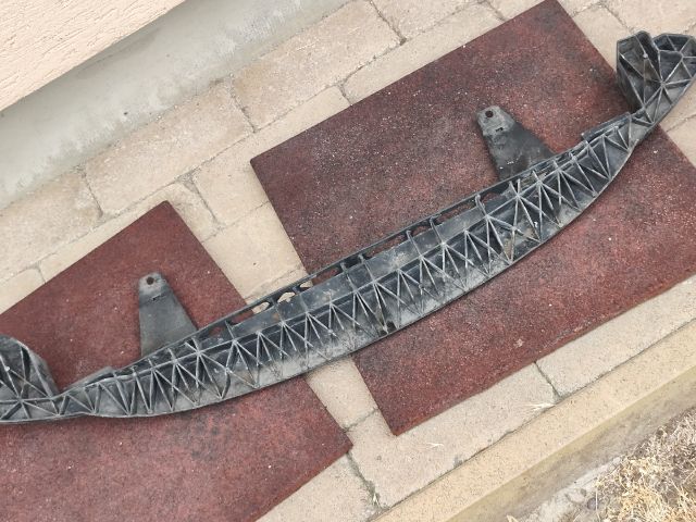 bontott SEAT LEON Első Lökhárító (Részeivel)