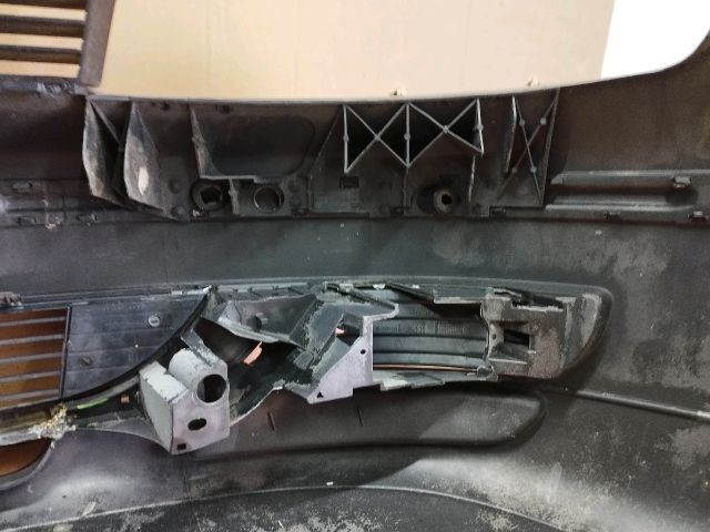 bontott SEAT LEON Első Lökhárító (Részeivel)