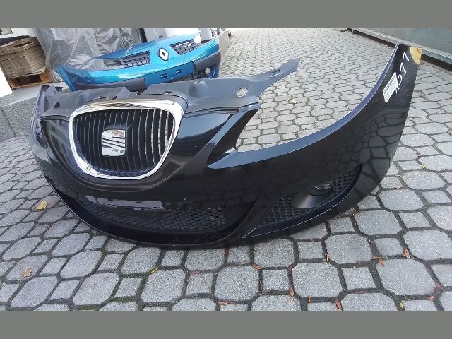 bontott SEAT LEON Első Lökhárító (Részeivel)