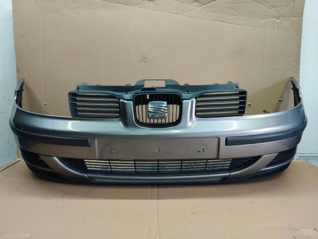 bontott SEAT LEON Első Lökhárító (Részeivel)