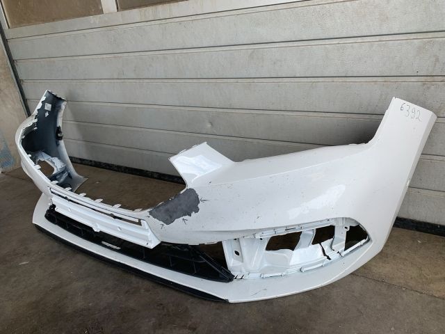 bontott SEAT LEON Első Lökhárító (Üresen)