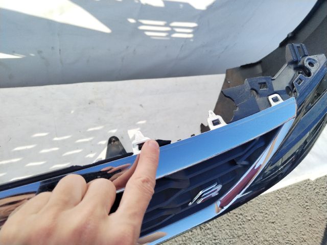 bontott SEAT LEON Első Lökhárító (Üresen)