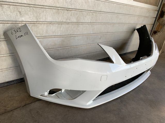 bontott SEAT LEON Első Lökhárító (Üresen)