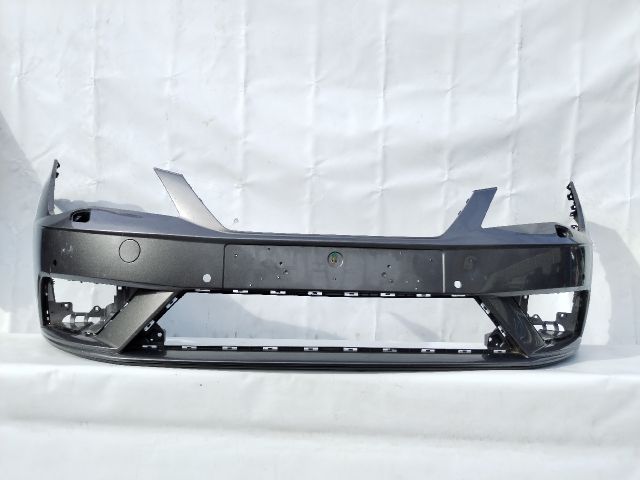 bontott SEAT LEON Első Lökhárító (Üresen)