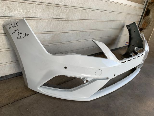 bontott SEAT LEON Első Lökhárító (Üresen)