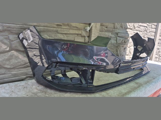 bontott SEAT LEON Első Lökhárító (Üresen)