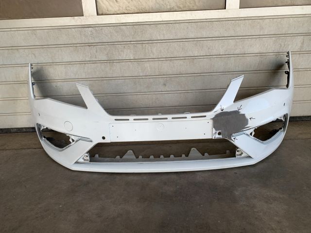 bontott SEAT LEON Első Lökhárító (Üresen)