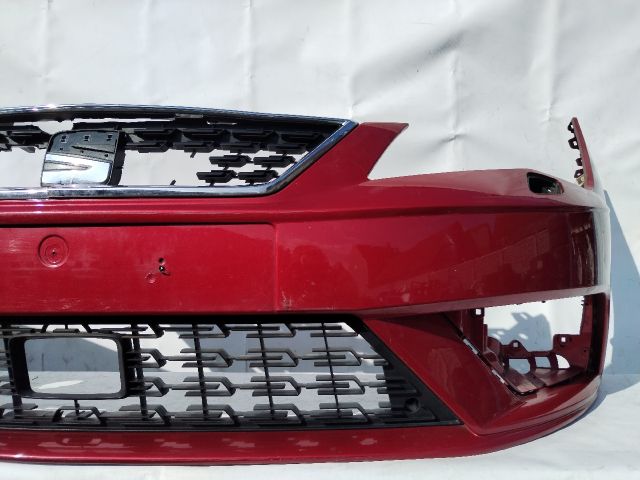 bontott SEAT LEON Első Lökhárító (Üresen)