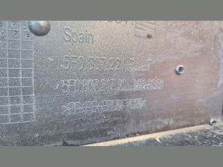 bontott SEAT LEON Első Lökhárító (Üresen)