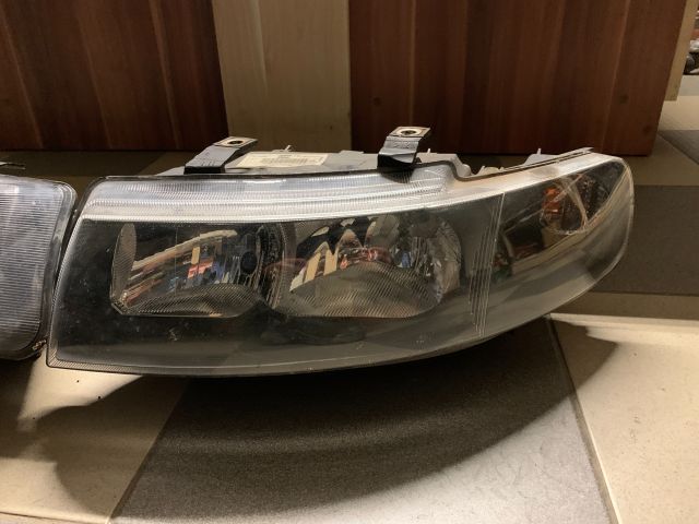 bontott SEAT LEON Fényszóró Pár