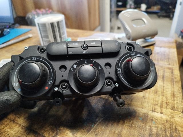 bontott SEAT LEON Fűtéskapcsoló (manuális klímás)