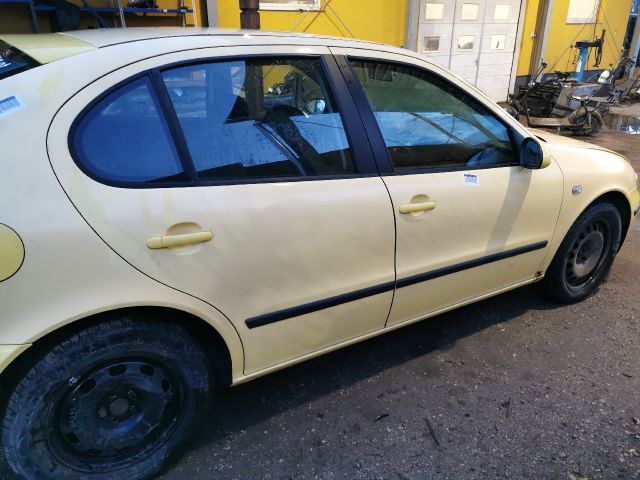 bontott SEAT LEON Gázrugós Kitámasztó Teleszkóp Csomagtérajtó Bal