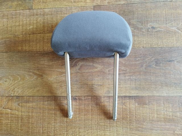 bontott SEAT LEON Hátsó középső Fejtámla