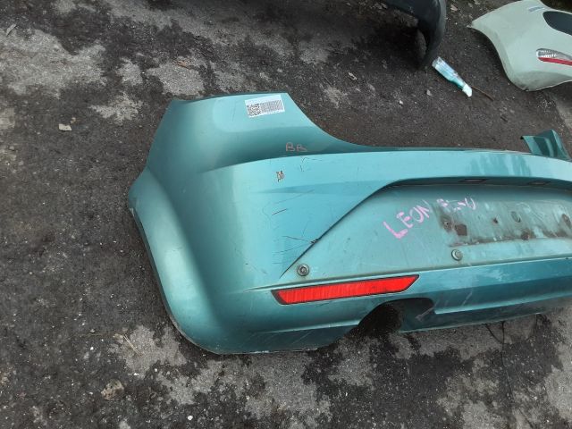 bontott SEAT LEON Hátsó Lökhárító (Részeivel)