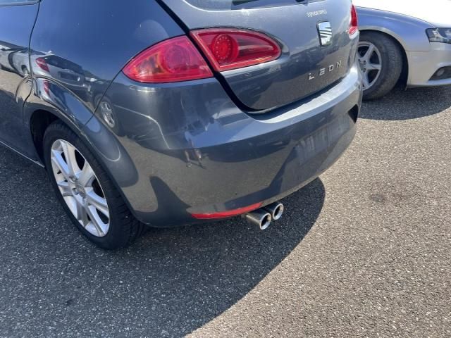 bontott SEAT LEON Hátsó Lökhárító (Üresen)