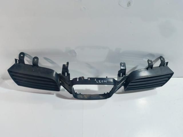 bontott SEAT LEON Hűtőrács