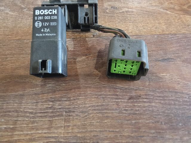 bontott SEAT LEON Izzító Relé