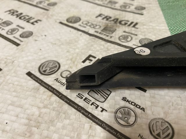 bontott SEAT LEON Jobb A Oszlop Oldalablak Üveg