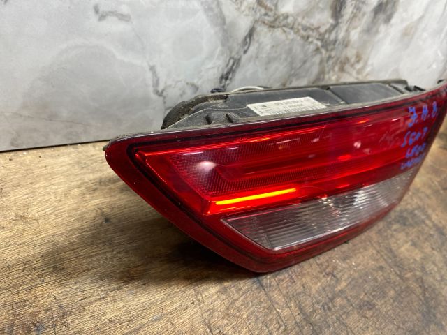 bontott SEAT LEON Jobb Belső Hátsó Lámpa