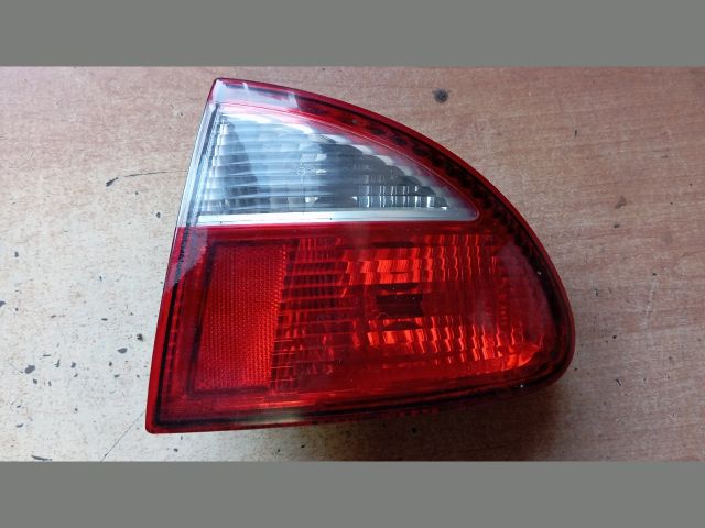 bontott SEAT LEON Jobb Belső Hátsó Lámpa