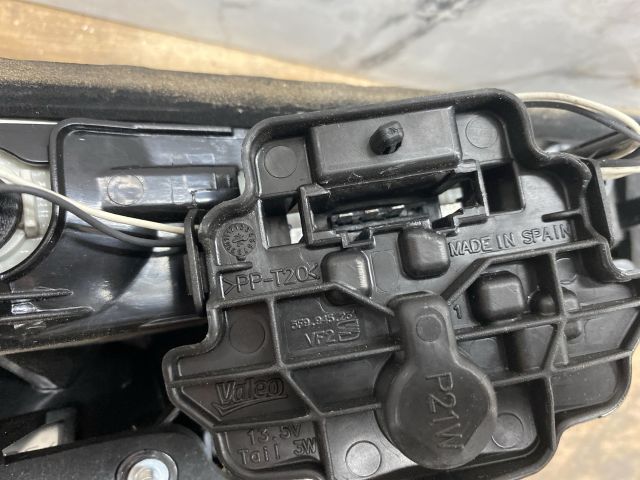 bontott SEAT LEON Jobb Belső Hátsó Lámpa