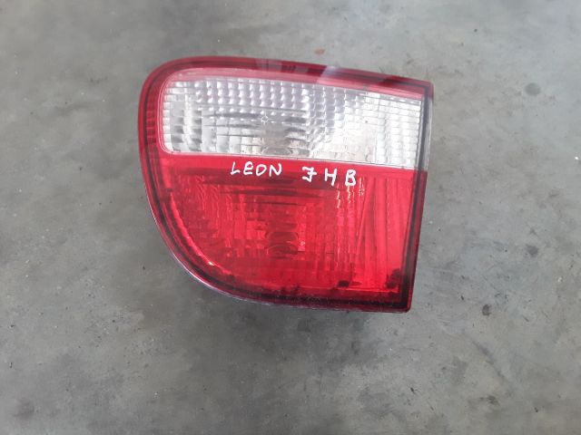 bontott SEAT LEON Jobb Belső Hátsó Lámpa