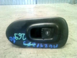 bontott SEAT LEON Jobb első Ablakemelő Kapcsoló