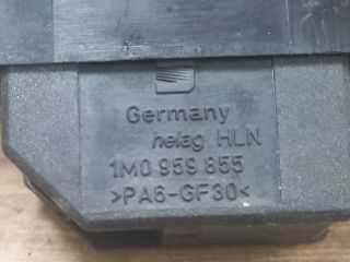 bontott SEAT LEON Jobb első Ablakemelő Kapcsoló