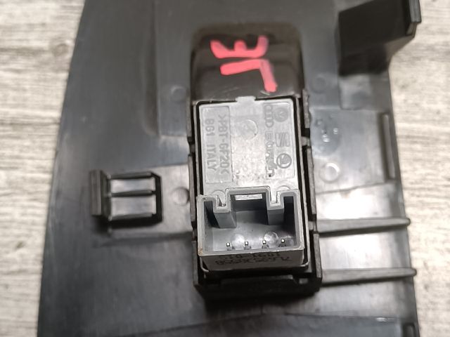 bontott SEAT LEON Jobb első Ablakemelő Kapcsoló
