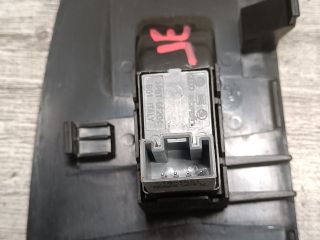 bontott SEAT LEON Jobb első Ablakemelő Kapcsoló