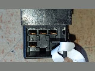 bontott SEAT LEON Jobb első Ablakemelő Kapcsoló